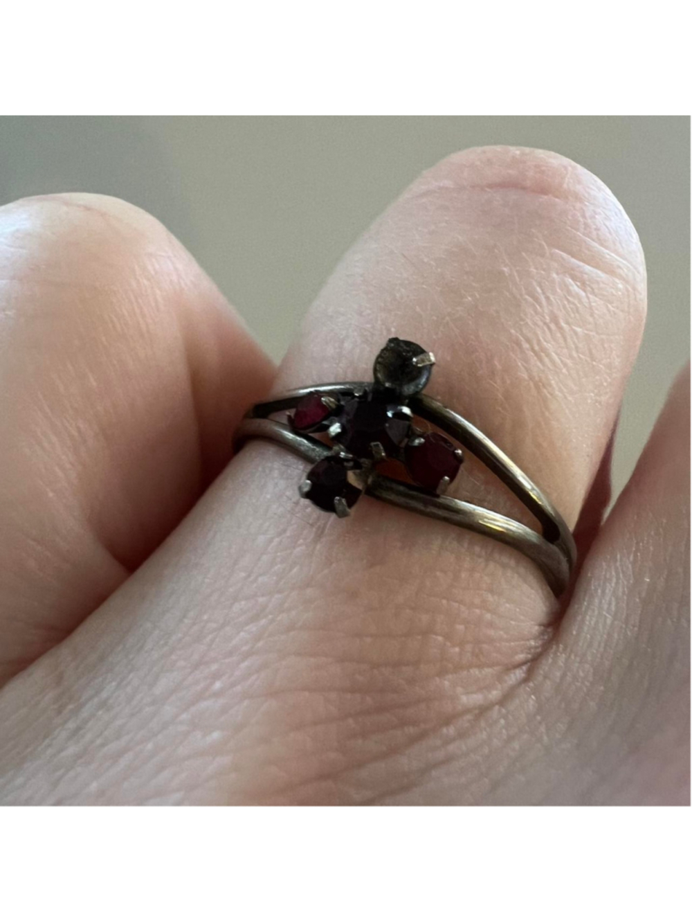 Vintage silver ring with red gemstones and adjustable band
